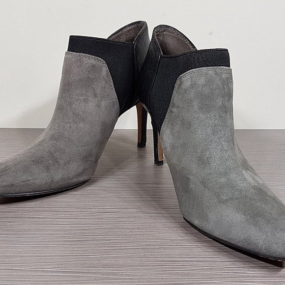 Vince Camuto Saron Bootie, Moonstone & Black Leather Womens Size 7 / 37 - Picture 4 of 11